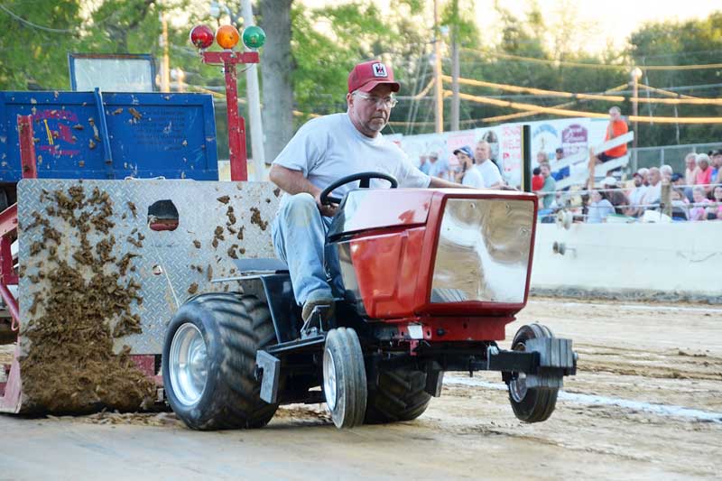 Garden Tractor Pulls at the Union County West End Fair